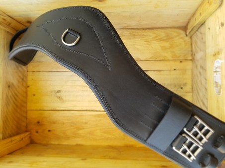 Black anatomic dressage girth 